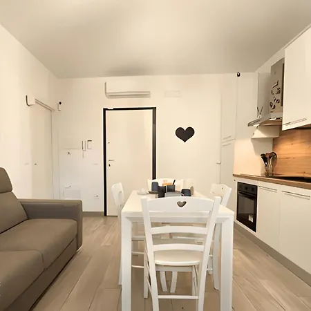 New! Cozy Retreat - 15min Colosseum & 5min Metro - Wifi, Ac *
