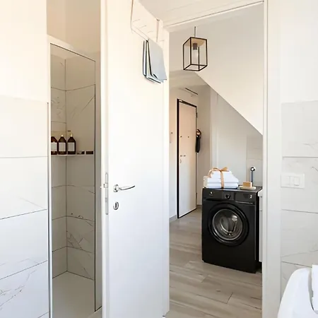 New! Cozy Retreat - 15min Colosseum & 5min Metro - Wifi, Ac * روما