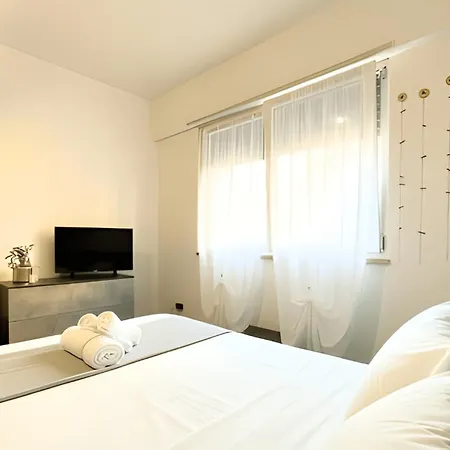New! Cozy Retreat - 15min Colosseum & 5min Metro - Wifi, Ac شقة روما
