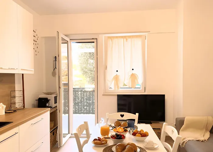 New! Cozy Retreat - 15min Colosseum & 5min Metro - Wifi, Ac *