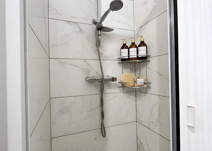 Apartamento New! Cozy Retreat - 15min Colosseum & 5min Metro - Wifi, Ac